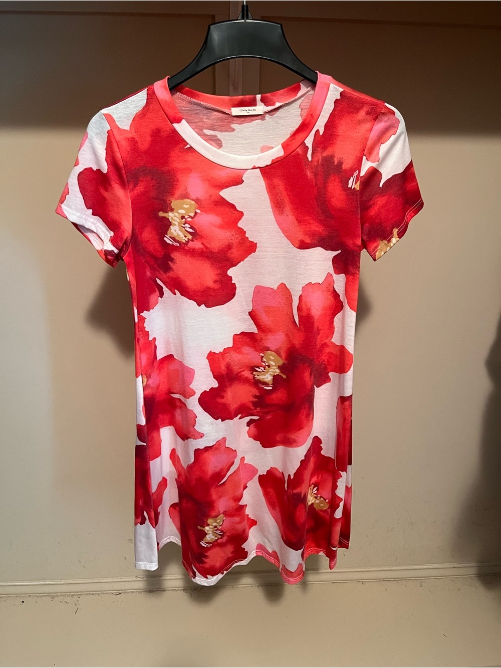 12 Pm By Mon Ami Red and White Floral Short-Sleeve Tee